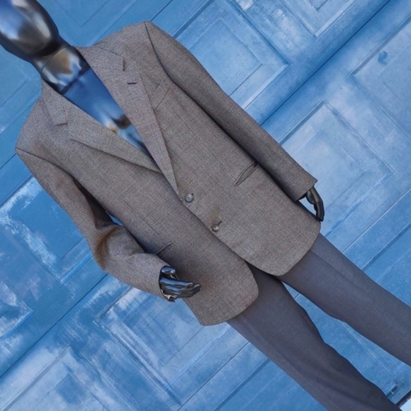 YSL Men's Pure Wool Luxury (2) Button Blazer - Picture 7 of 17